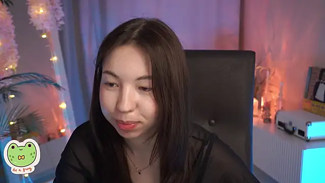 Snapshot of Sarah_Son chatting on February 25, 2025, 12:16 pm Sarah Son online show from February 25, 2025, 12:16 pm