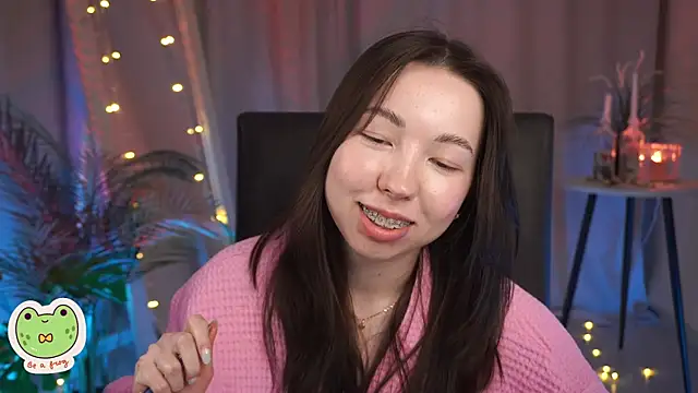 Snapshot of Sarah_Son chatting on February 21, 2025, 11:55 am Sarah Son online show from February 21, 2025, 11:55 am