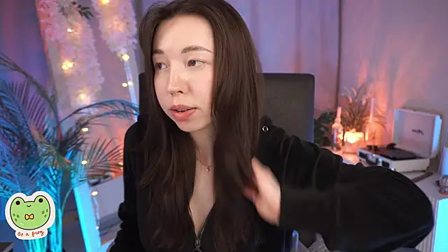 Snapshot of Sarah_Son chatting on February 28, 2025, 9:04 am Sarah Son online show from February 28, 2025, 9:04 am