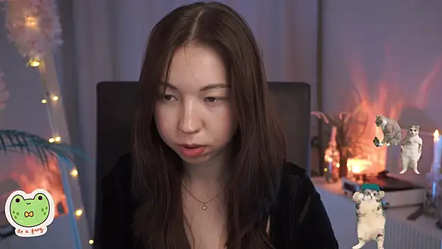 Snapshot of Sarah_Son chatting on March 5, 2025, 8:43 am Sarah Son online show from March 5, 2025, 8:43 am