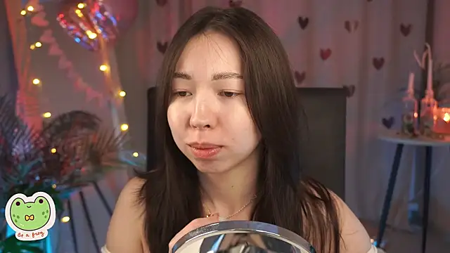Snapshot of Sarah_Son chatting on February 17, 2025, 5:36 am Sarah Son online show from February 17, 2025, 5:36 am
