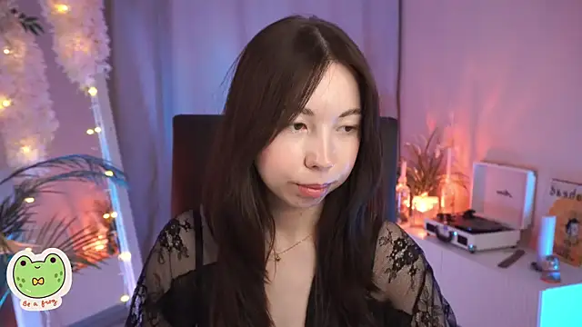Snapshot of Sarah_Son chatting on March 2, 2025, 5:33 am Sarah Son online show from March 2, 2025, 5:33 am