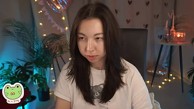 Snapshot of Sarah_Son chatting on February 16, 2025, 5:26 am Sarah Son online show from February 16, 2025, 5:26 am