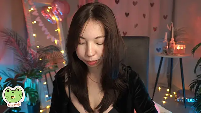 Snapshot of Sarah_Son chatting on February 15, 2025, 5:41 am Sarah Son online show from February 15, 2025, 5:41 am