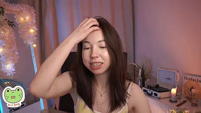 Snapshot of Sarah_Son chatting on March 10, 2025, 5:22 am Sarah Son online show from March 10, 2025, 5:22 am