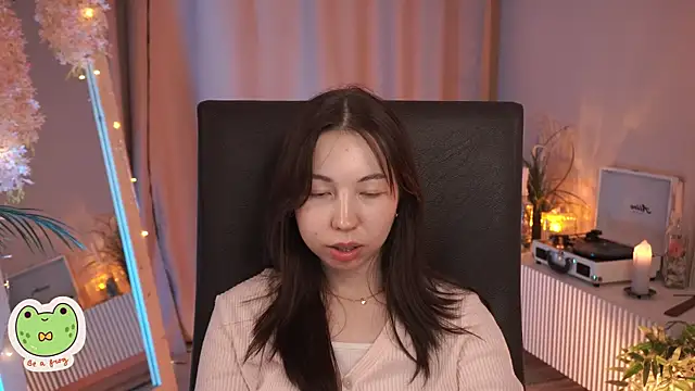 Snapshot of Sarah_Son chatting on March 9, 2025, 11:36 am Sarah Son online show from March 9, 2025, 11:36 am
