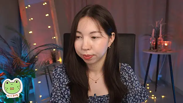 Snapshot of Sarah_Son chatting on February 22, 2025, 5:23 am Sarah Son online show from February 22, 2025, 5:23 am