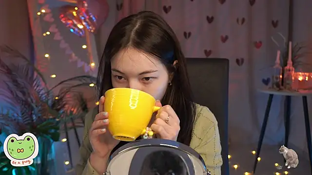 Snapshot of Sarah_Son chatting on February 18, 2025, 5:31 am Sarah Son online show from February 18, 2025, 5:31 am