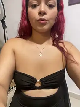 redgirlofficial online show from May 13, 2026, 4:08 am