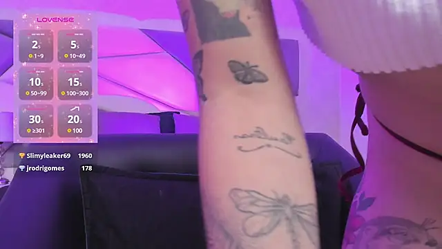 AnnyThompson  online show from March 6, 2025, 12:43 am