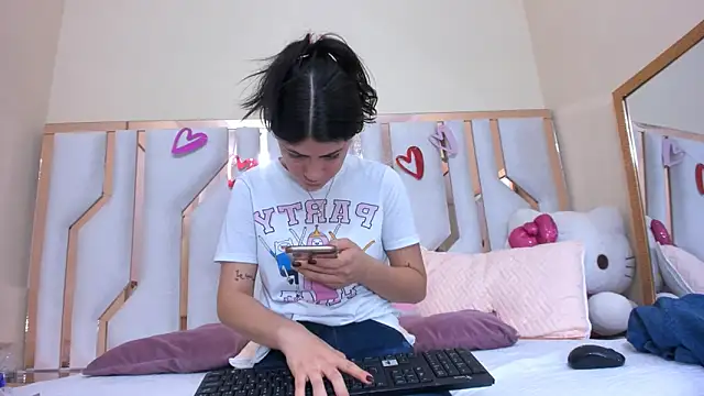 Snapshot of TifanyChill chatting on February 19, 2025, 8:20 pm TifanyChill online show from February 19, 2025, 8:20 pm