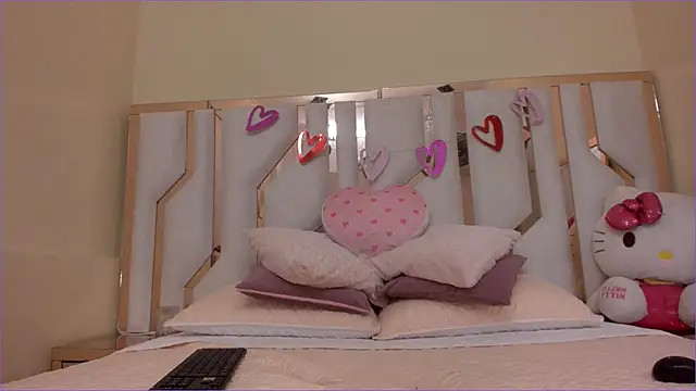 Snapshot of TifanyChill chatting on February 12, 2025, 5:16 pm TifanyChill online show from February 12, 2025, 5:16 pm