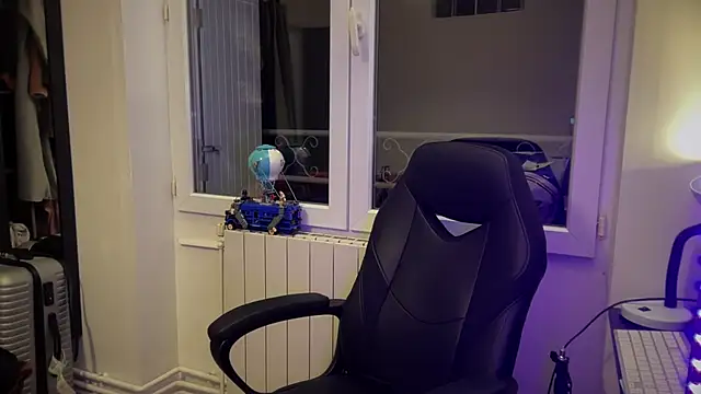 minette-sexy online show from November 28, 2025, 12:00 am