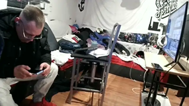 lukasdie online show from May 17, 2026, 12:54 am