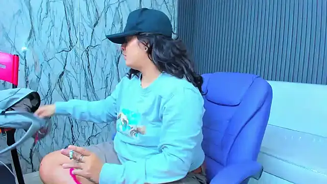 snowflake xxx online show from March 23, 2026, 2:44 am