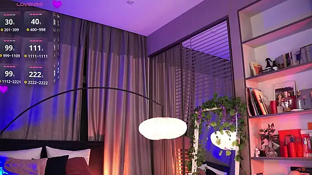 LunaNight online show from March 10, 2025, 11:27 pm