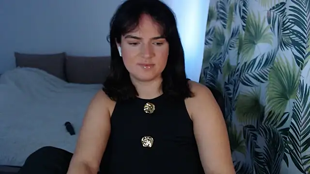 ChloeJewel1 online show from May 1, 2026, 9:03 am