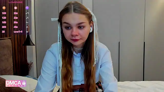 Molly sweetie online show from November 17, 2025, 7:34 am