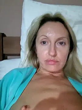 Snapshot of Miss____Mia_ chatting on September 24, 2025, 4:13 pm Miss Mia online show from September 24, 2025, 4:13 pm