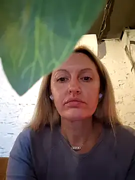 Snapshot of Miss____Mia_ chatting on September 28, 2025, 8:54 am Miss Mia online show from September 28, 2025, 8:54 am