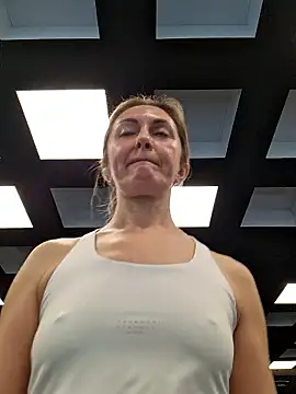 Miss    Mia  online show from January 14, 2026, 11:25 am