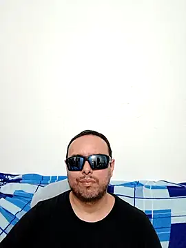 ElSunEagle online show from April 18, 2026, 2:36 am