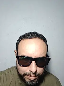 ElSunEagle online show from August 4, 2026, 2:05 am