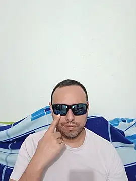 ElSunEagle online show from June 19, 2026, 2:28 am