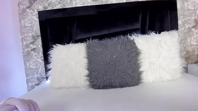 Snapshot of Maylin_Garcia chatting on October 17, 2025, 7:15 pm Maylin Garcia online show from October 17, 2025, 7:15 pm