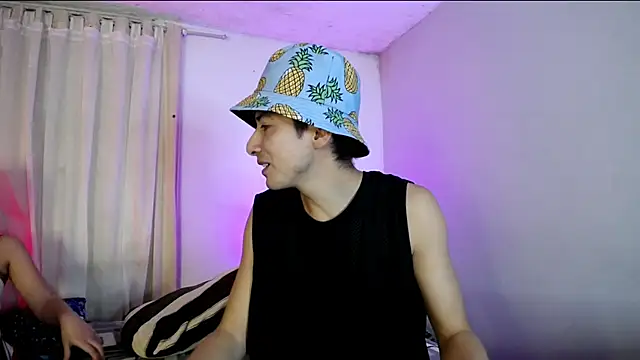 Pinkandyellowpokemon online show from December 23, 2025, 4:23 am