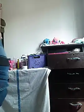 Danielitohot23cm online show from November 5, 2025, 3:37 pm