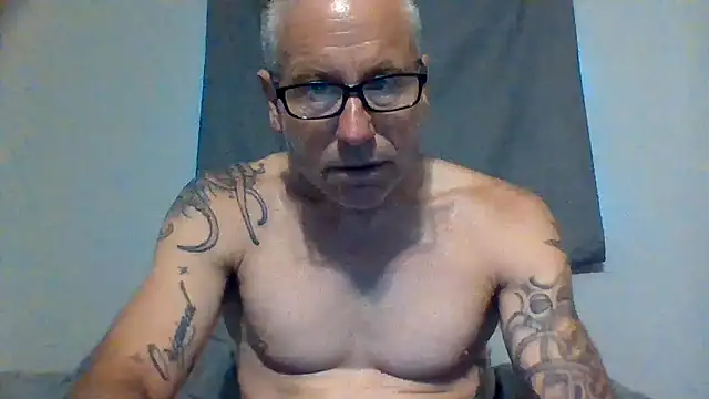 Pcsammy73 online show from April 30, 2026, 8:57 pm