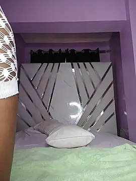 Pretty-queen123 online show from January 12, 2026, 11:06 am