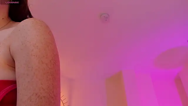 CorinneRusso online show from July 18, 2026, 1:09 pm