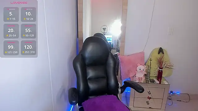 hellensexy online show from May 24, 2026, 6:41 pm