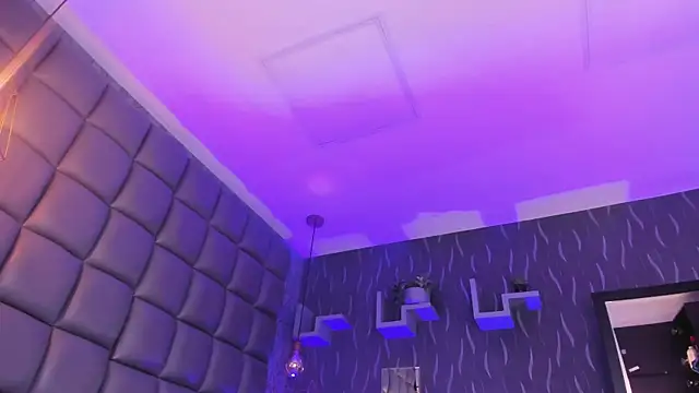 megan woll online show from March 26, 2026, 8:07 pm