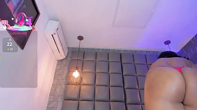 megan woll online show from March 15, 2025, 1:18 pm