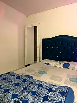 Leonarrrd 01 online show from October 8, 2025, 2:13 am