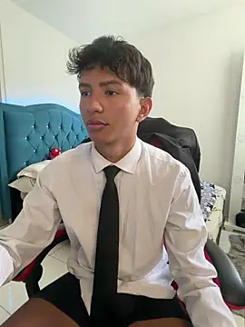 Leonarrrd 01 online show from March 1, 2026, 9:15 pm