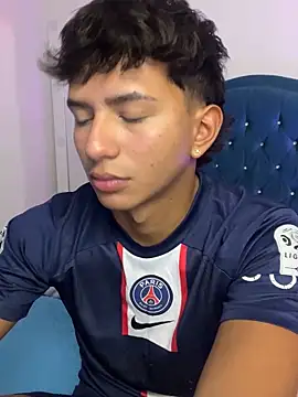 Leonarrrd 01 online show from October 7, 2025, 3:18 am