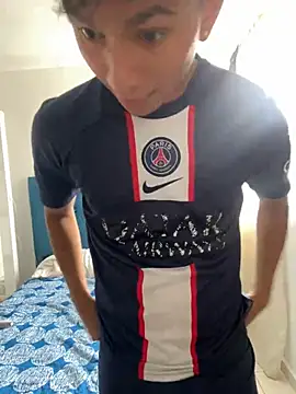 Leonarrrd 01 online show from March 12, 2025, 6:53 pm