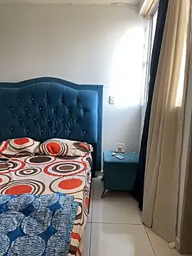 Leonarrrd 01 online show from October 17, 2025, 8:21 pm