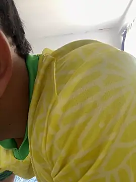 Leonarrrd 01 online show from February 26, 2025, 5:10 pm