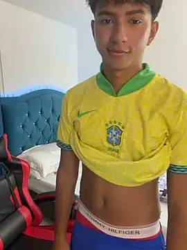 Leonarrrd 01 online show from February 27, 2026, 9:58 pm