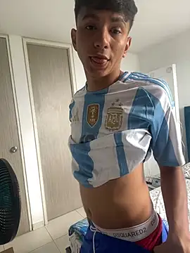 Leonarrrd 01 online show from February 27, 2025, 5:47 pm