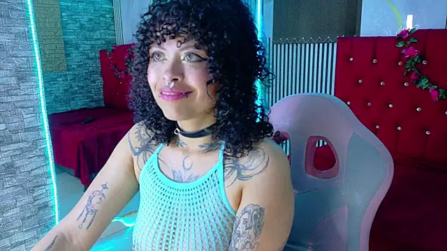 miahernadez303av online show from April 7, 2026, 3:19 am