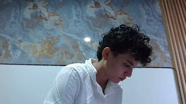 Antonella Cruz02 online show from October 6, 2025, 12:28 pm