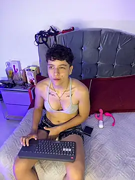 Snapshot of Antonella_Cruz02 chatting on May 18, 2026, 4:07 am Antonella Cruz02 online show from May 18, 2026, 4:07 am