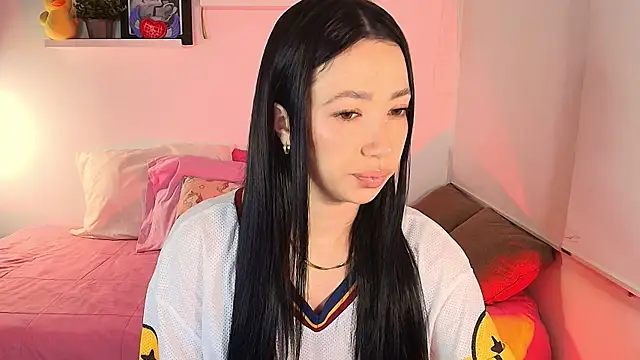 Snapshot of lilyy_evanss chatting on February 8, 2026, 11:24 pm lilyy evanss online show from February 8, 2026, 11:24 pm