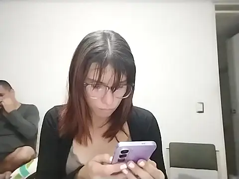 Luna-e-Franco1 online show from April 8, 2026, 10:55 pm